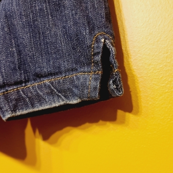 DKNY | Women's Vintage Full Zipper Dark Denim Cropped Jacket (Size Large) - Picture 12 of 15